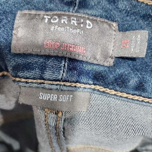 NWOT Torrid Medium/Dark Wash Crop Jegging Super Soft in Size 26 - Picture 11 of 13